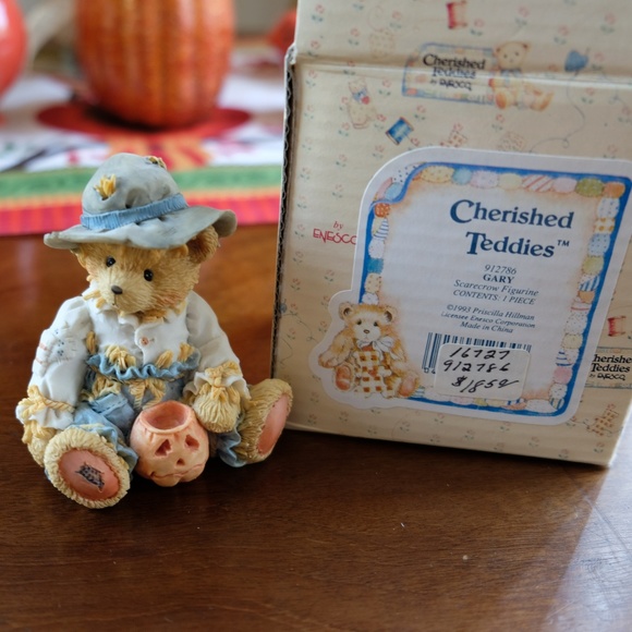 Cherished Teddies Other - Cherished Teddies "Gary" Scarecrow Fall Figurine